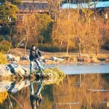 入秋后该钓深还是钓边？教你秋钓的正确做法，简单实用渔获多