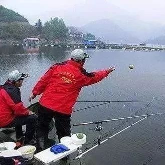 技巧 | 钓鱼打窝技巧大全，收藏！